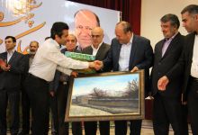 گزارش تصویری از اهداء جوایز  در همایش تجلیل از پرفسور علی اکبر جلالی چهره ماندگار شهرستان شاهرود 